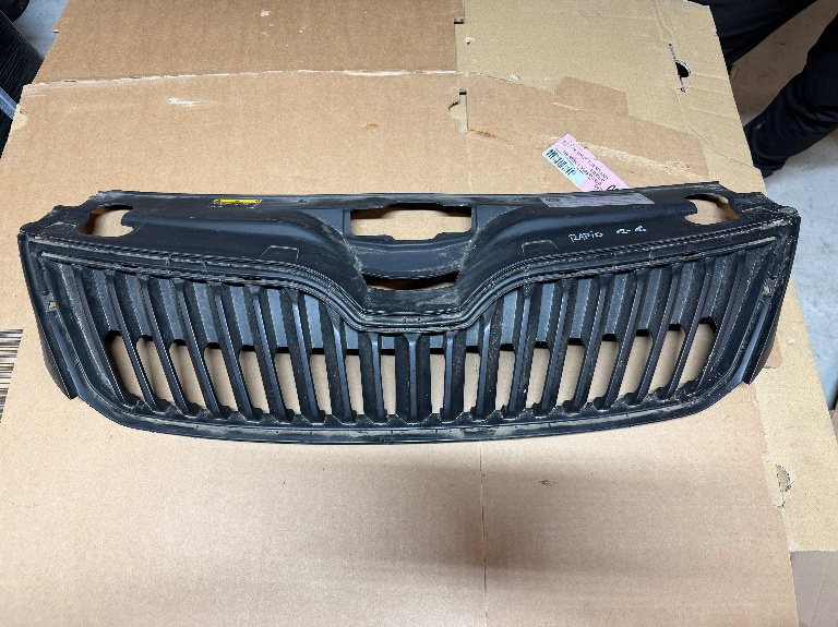 Grila radiator Skoda Rapid 2012/2013/2014/2015/2016/2017/2018
