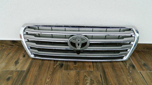 Grila radiator Toyota Land Cruiser model dupa