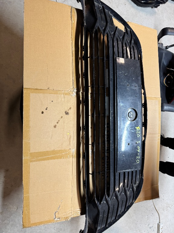 Grila radiator Toyota Yaris 3 Facelift 2017/2018/2019/2020
