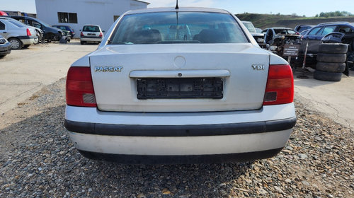 Grila radiator Volkswagen Passat B5 2000 Berlina 1.9 tdi 85kw