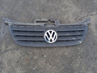 Grila radiator VW Caddy cod produs:1T0853651A/1T0 853 651 A cu defect