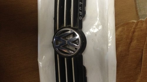 GRILA RADIATOR VW LUPO 2002 COMPLETA