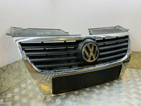 Grila Radiator VW Passat B6 2005/05-2010/07 3C2 1.6 75KW 102CP Cod 03C853651