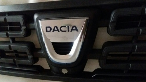 Grila superioară- radiator Dacia Duster 2 2018+ . Nou si original Renault. .