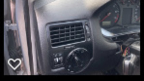 Grila ventilatie bord stanga Volkswagen Bora 