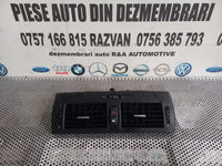 Grile Grila Aerisire Ventilatie Bord Centrala Bmw X3 E83 Grila Bmw X3 E83 - Dezmembrari Arad