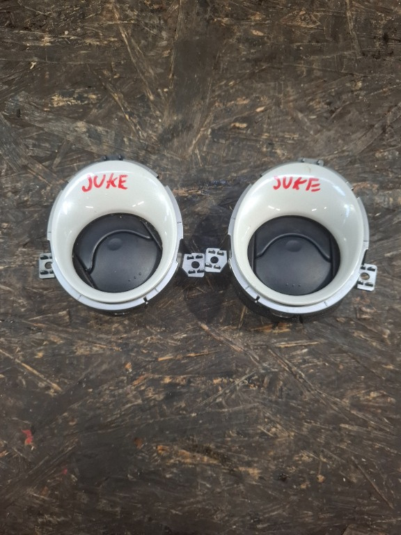 Gura aerisire bord Nissan Juke (buc) 2010-2018 - imagine 1