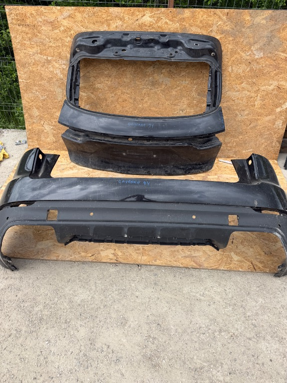 Haion / bara spate cu spoiler Porsche Cayenne 9Y 2019/2020/2021/2022/2023/2024
