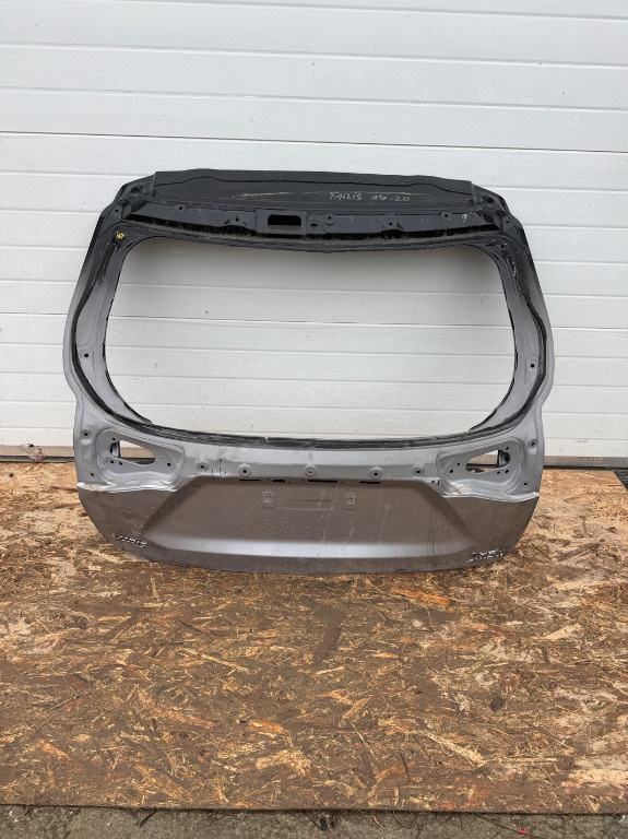 Haion / capota portbagaj Toyota Yaris 2017/2018/2019/2020