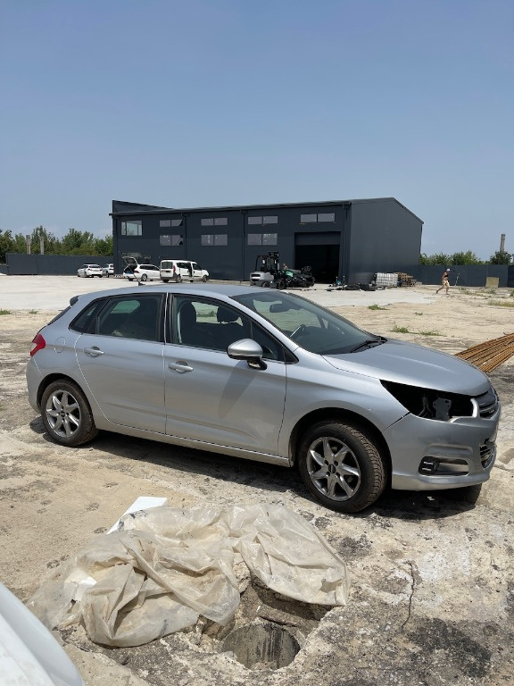 Haion Citroen C4 2014 Hatchback 1.4 VTI