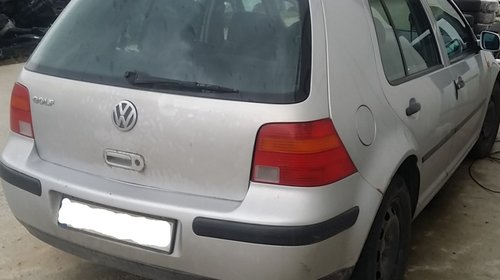 Haion cu luneta cu mici defecte VW Golf 4