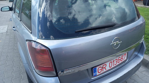 Haion cu luneta Opel Astra H break culoare z163