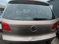 Haion dezechipat + luneta Volkswagen Tiguan 2012 ( cu defect )