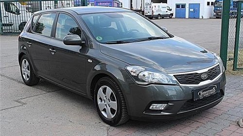 Haion Kia cee'd 2011 Hatchback 1.6CRDi