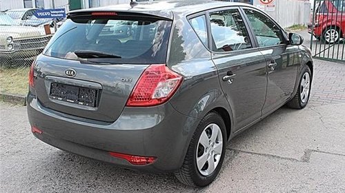 Haion Kia cee'd 2011 Hatchback 1.6CRDi