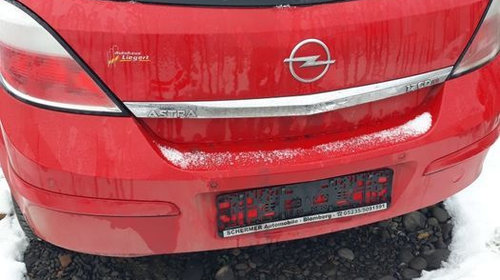 Haion Opel Astra h hatchback roșu