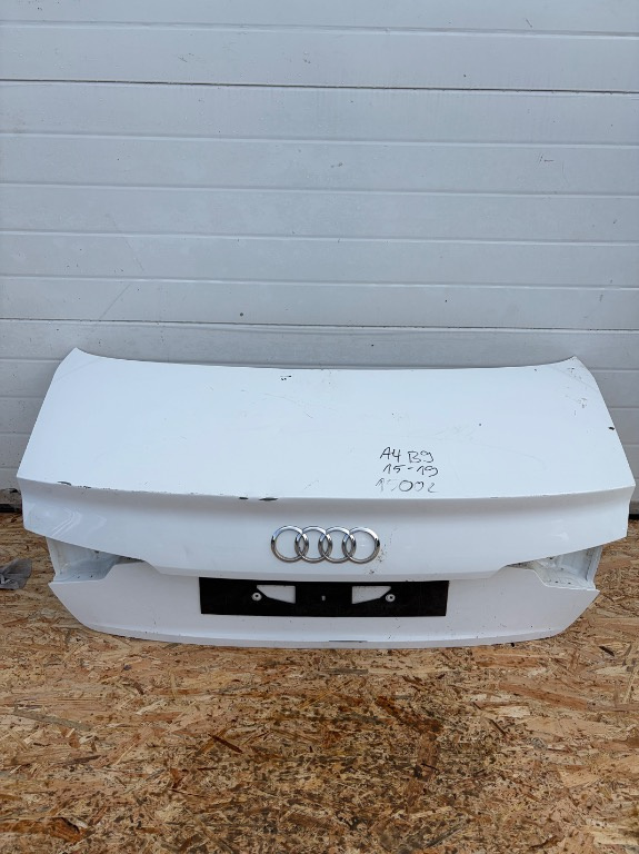 Haion / portbagaj Audi A4 B9 8W Sedan Berlina 2015/2016/2017/2018/2019/2020
