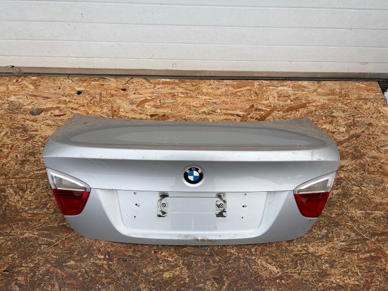 Haion / portbagaj + stopuri BMW Seria 3 E90 2004/2005/2006/2007/2008/2009/2010