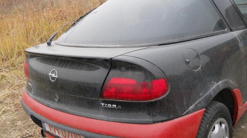 Hayon opel tigra