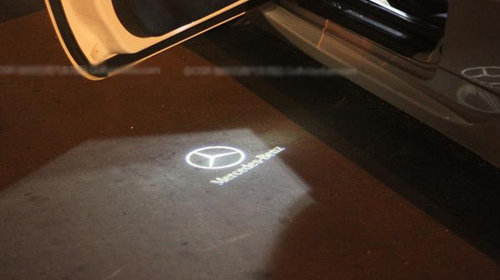 Holograma cu logo 3D/marca Mercedes pentru iluminat sub portiera
