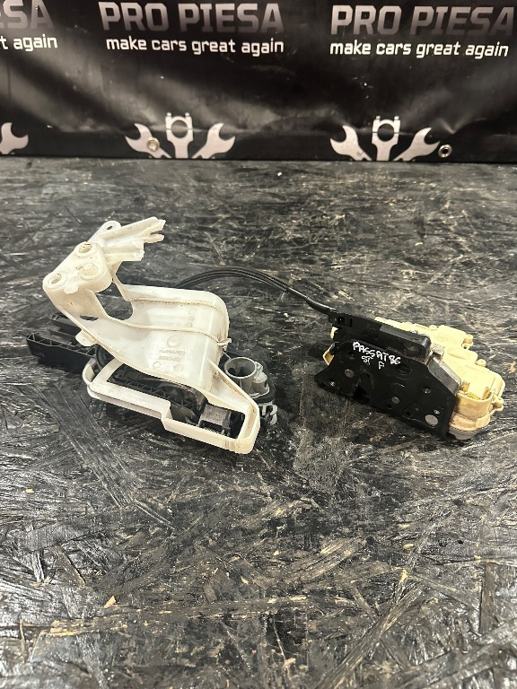 Incuietoare broasca stanga fata Volkswagen Passat B6 3C1837015A - imagine 1