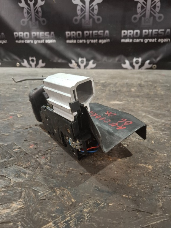 Incuietoare / Broasca usa dreapta Audi A4 B6 B7 CABRIO - imagine 1