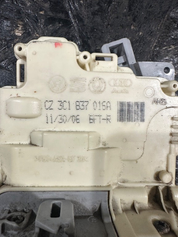 Incuietoare broasca usa dreapta fata Passat B6 3C1837015A - imagine 3