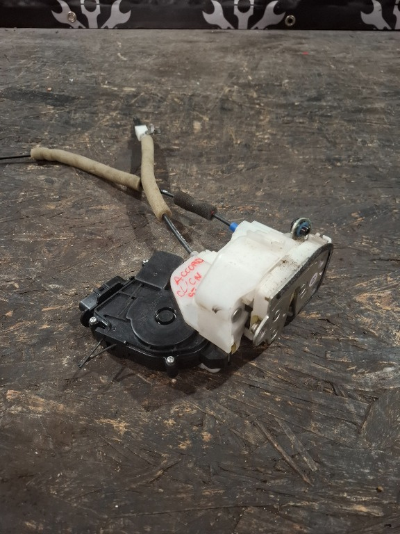 Incuietoare / Broasca usa stanga fata Honda Accord 2002-2008 CL CN - imagine 1