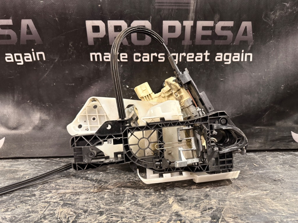 Incuietoare usa dreapta spate Volkswagen Passat B6 - imagine 1