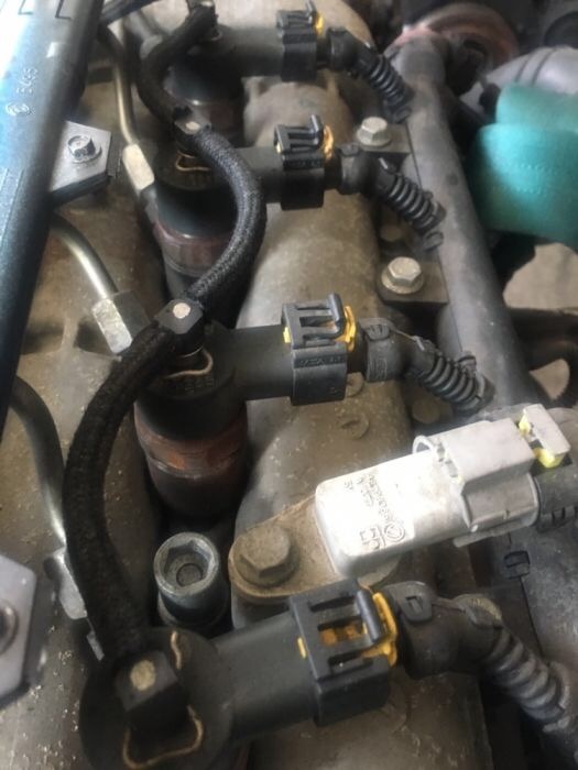 Injectoare 1.3 multijet 1.3 cdti cod injector 0445110083