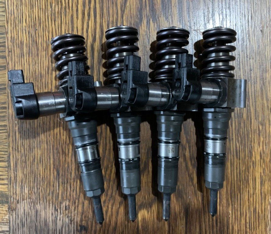 Injectoare 2.0 TDI 103 kw 140cp tip BKP 