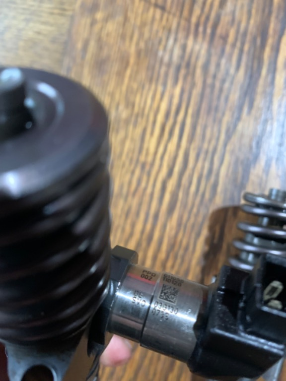 Injectoare 2.0 TDI 103 kw 140cp tip BKP 