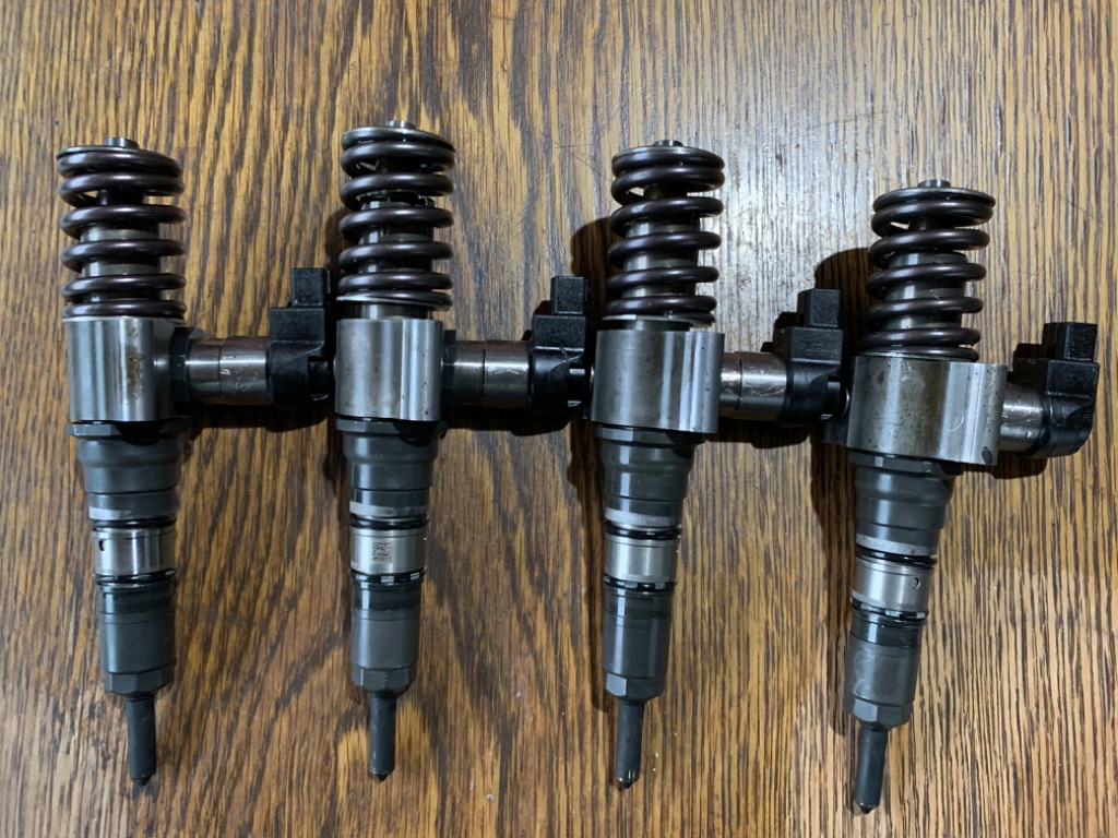 Injectoare 2.0 TDI 103 kw 140cp tip BKP sau BKD