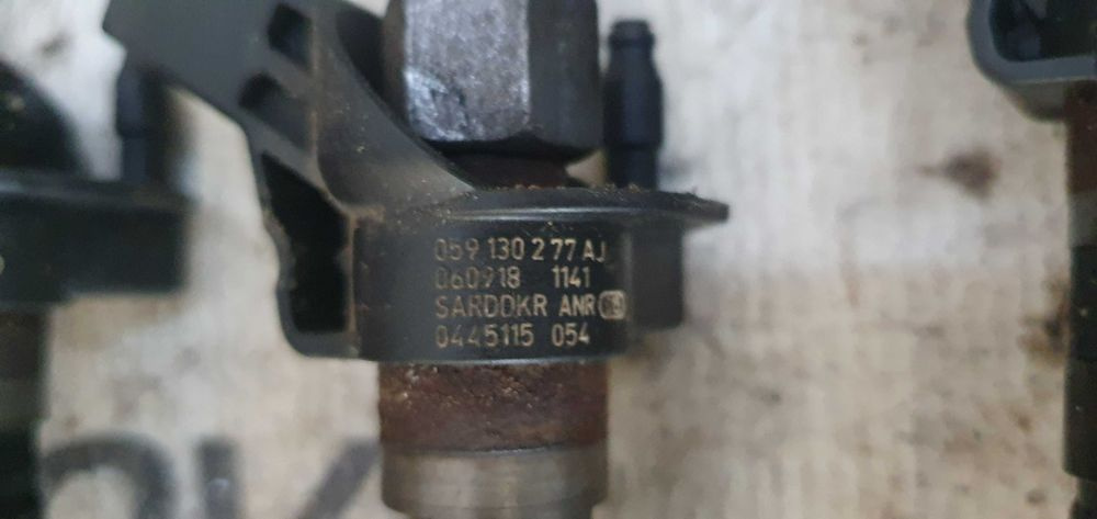 Injectoare audi a4 b7 si a6 2.7 tdi cod 