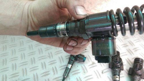 Injectoare Bosch pompe-duse 2.0 tdi 16 v Touran AZV 03G130073B