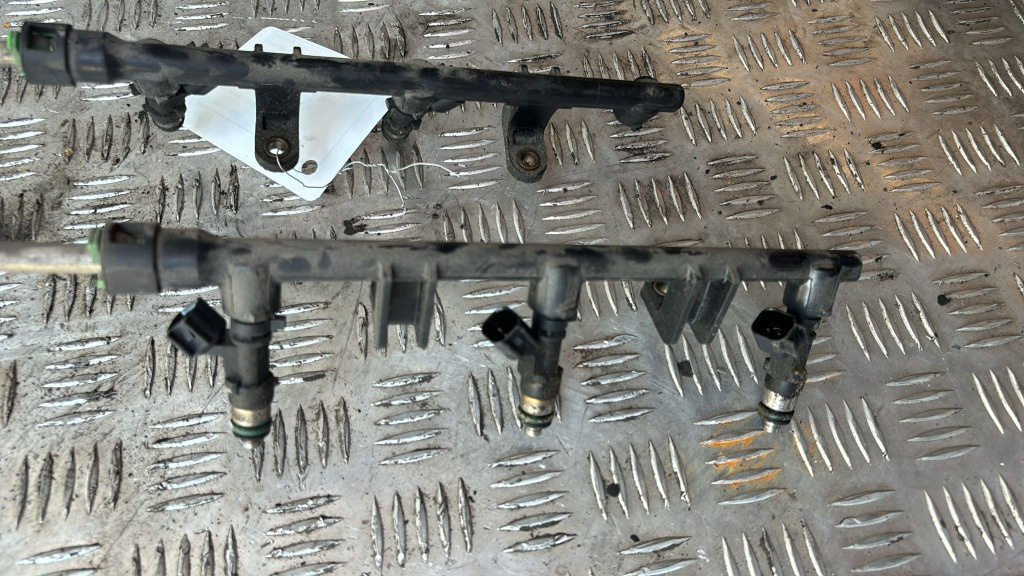 Injectoare Chrysler 300C 2.7 V6 4X2 an 2009 cod 04591986AA