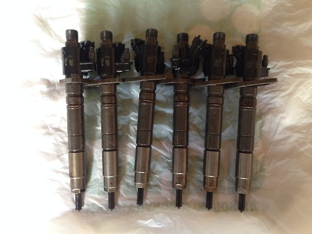 Injectoare cod 9x2q-9k546-db 0445116013 range rover 4 3.0 d 306dt