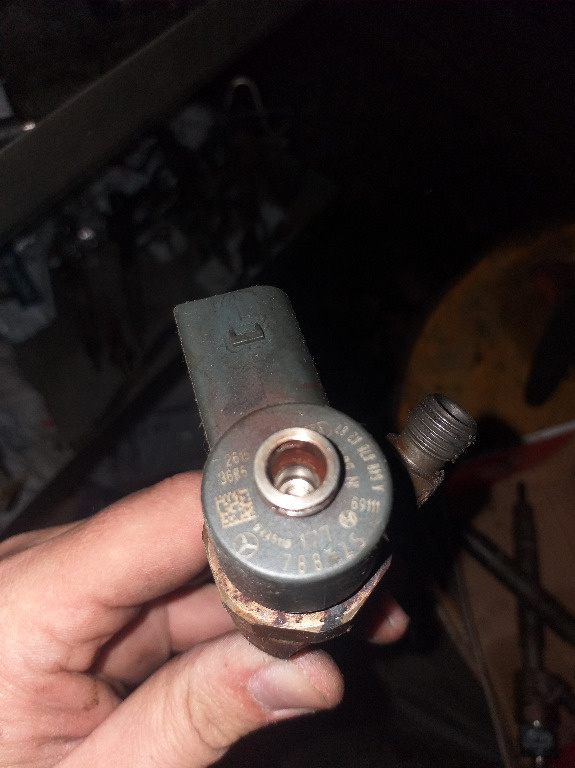 Injectoare E Class w211 C Class w203 2.2