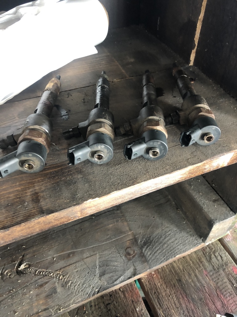Injectoare fiat 1.9 jtd cod 0445110019