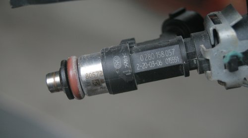 Injectoare injector Peugeot 206 1,6-16v NFU an 2005 cod: 0280158057 Citroen