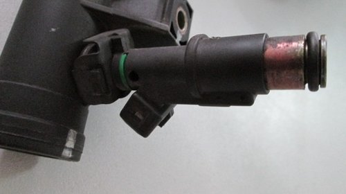 Injectoare injector Peugeot 406 Citroen 1,6-1,8-16V benzina H005- 01F005A - 28302