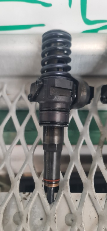 Injectoare Injector VW Passat B6 1.9 TDi