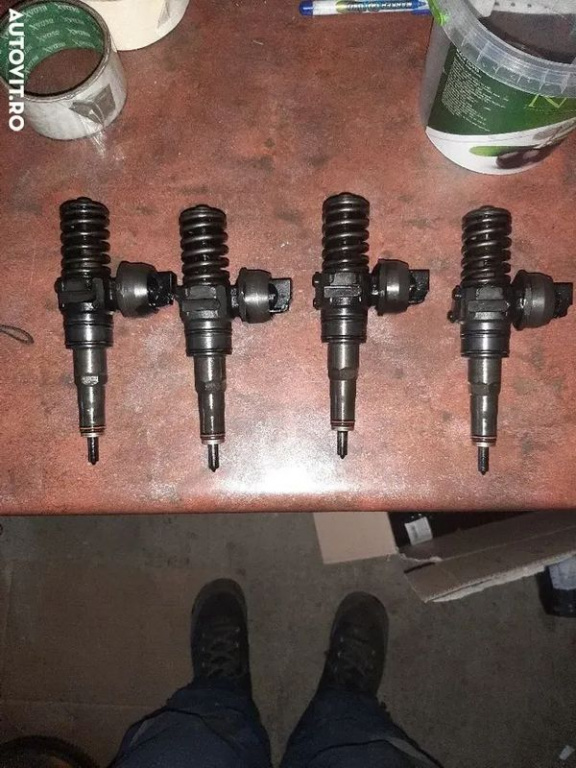 Injectoare / Injector VW T5 1.9 TDI motor AXB AXC BRR BRS an 2004-2010