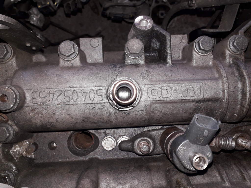 Injectoare Iveco E4 2.3 JTD cod F1AE0481C
