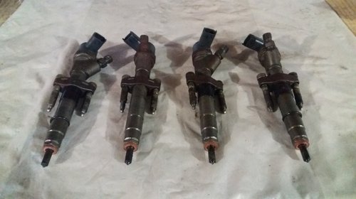Injectoare Renault Master 2.5 8200101135 Euro 3 tip motor G9U