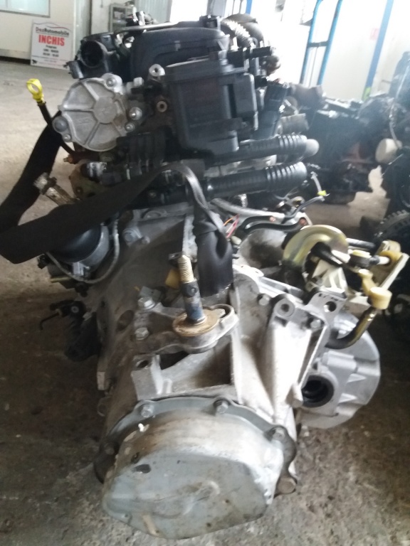 Injectoare Volvo V70 3 motor 1,6 hdi cod 0445110 259