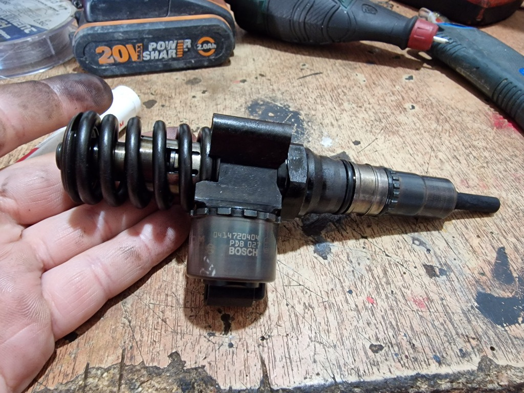 Injectoare Vw 2.0TDI BKD 140CP cod 03G13