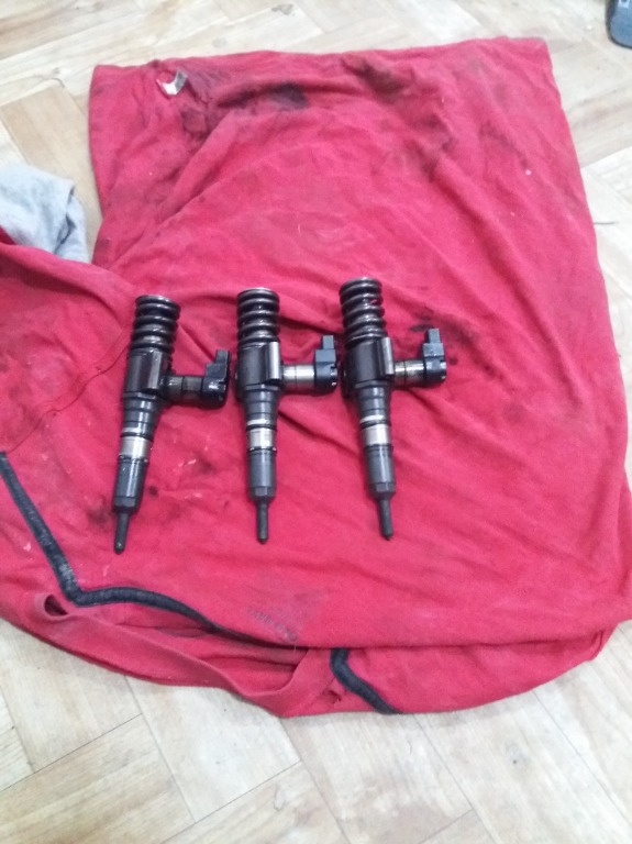 Injectoare Vw passat B6 2.0 Cod Motor BKP Cod inje