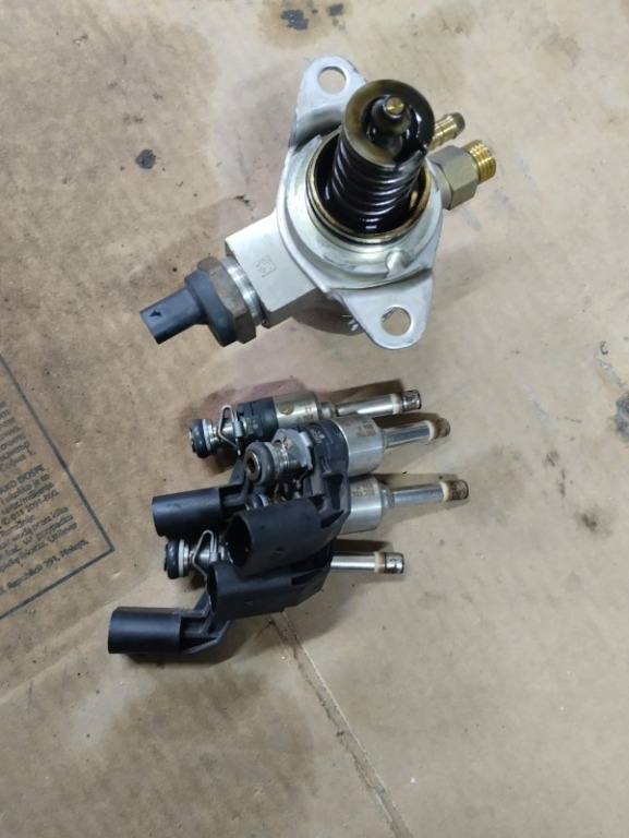 INJECTOARE VW TIGUAN 1.4 TSI COD 03C906036F