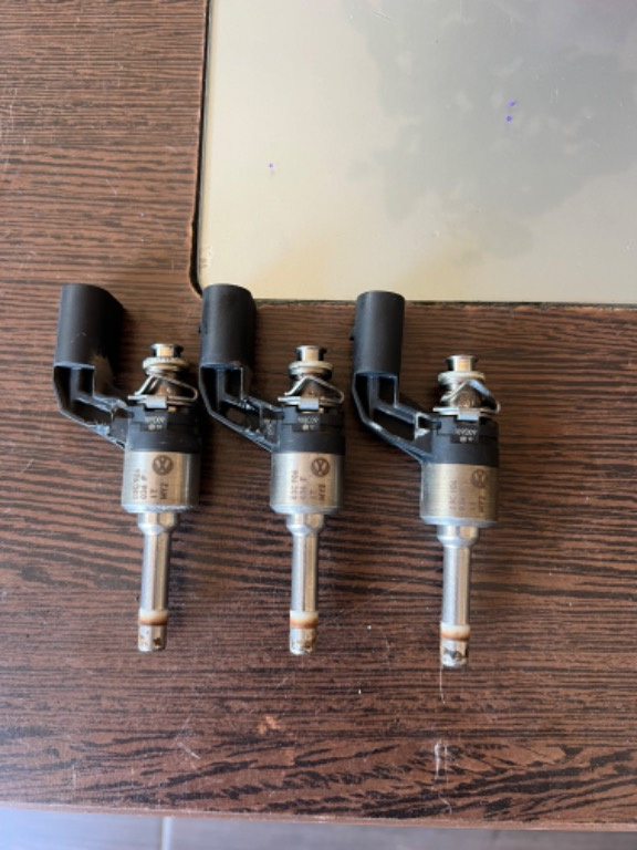 Injector 03C906036F 1.4 TFSI cod motor CAX